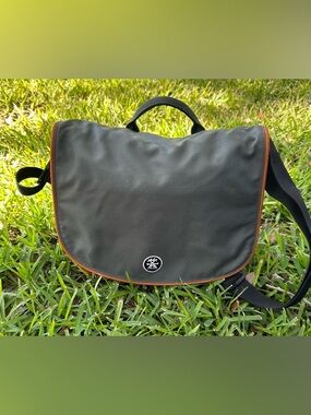 Crumpler Black Messenger Bag with Brown Piping — Sleek Everyday Carry